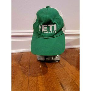 Yetti men's trucker hat